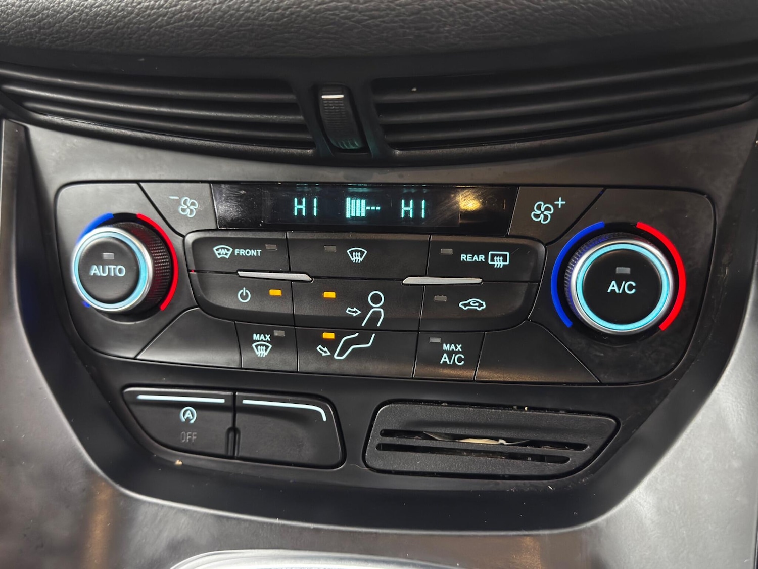 Used Ford Kuga 2018 for sale - 76399360: Photo 27