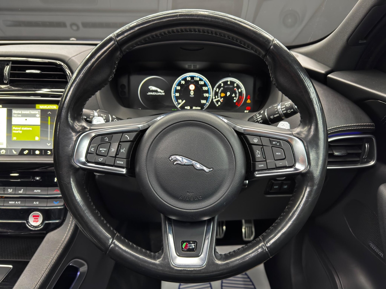 Used Jaguar F-Pace 2019 for sale - 76689135: Photo 19