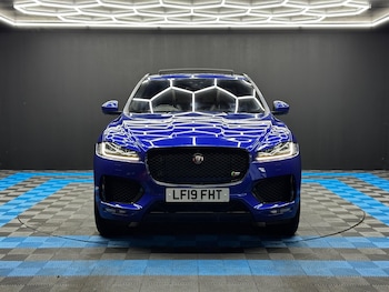 Used Jaguar F-Pace 2019 for sale - 76689135: Photo