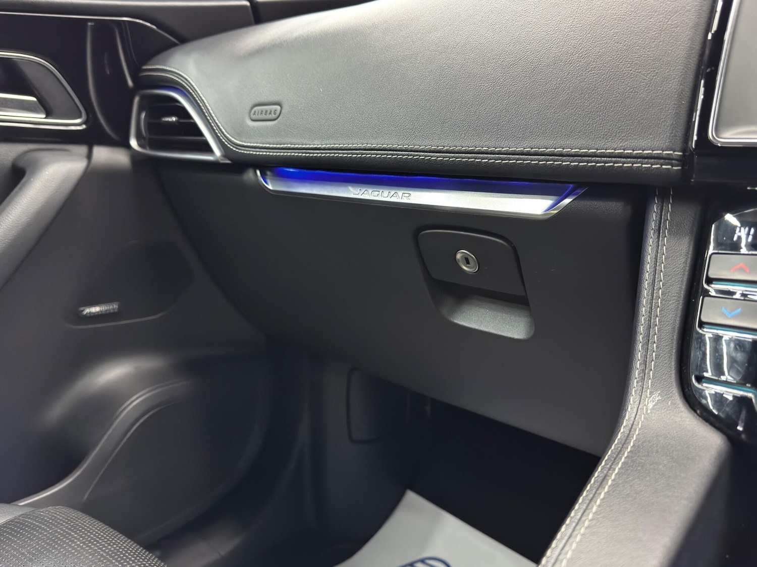 Used Jaguar F-Pace 2019 for sale - 76689135: Photo 40