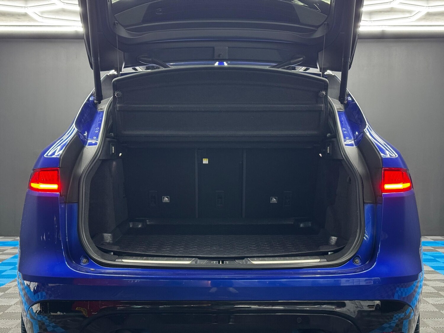 Used Jaguar F-Pace 2019 for sale - 76689135: Photo 41