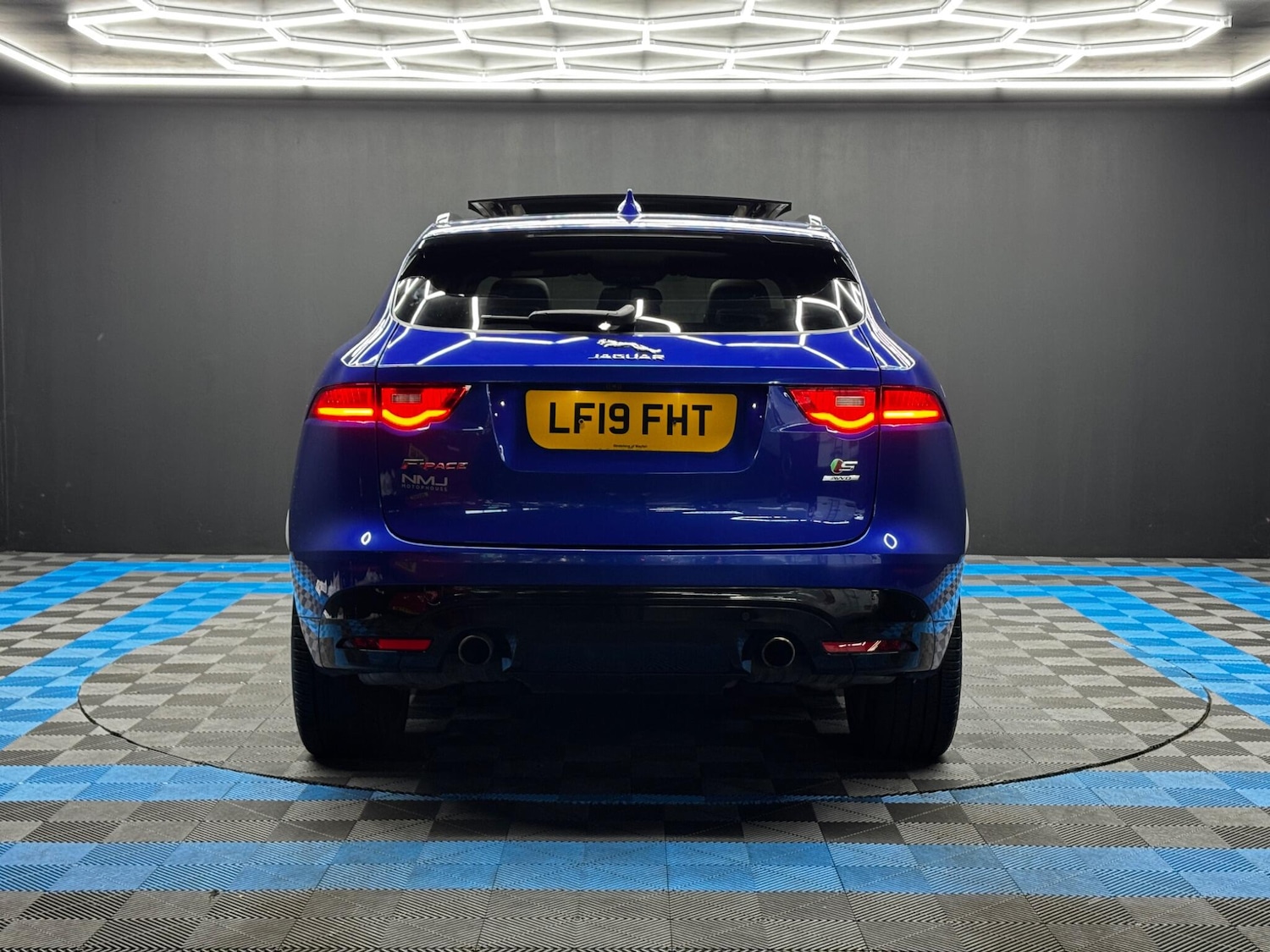 Used Jaguar F-Pace 2019 for sale - 76689135: Photo 6