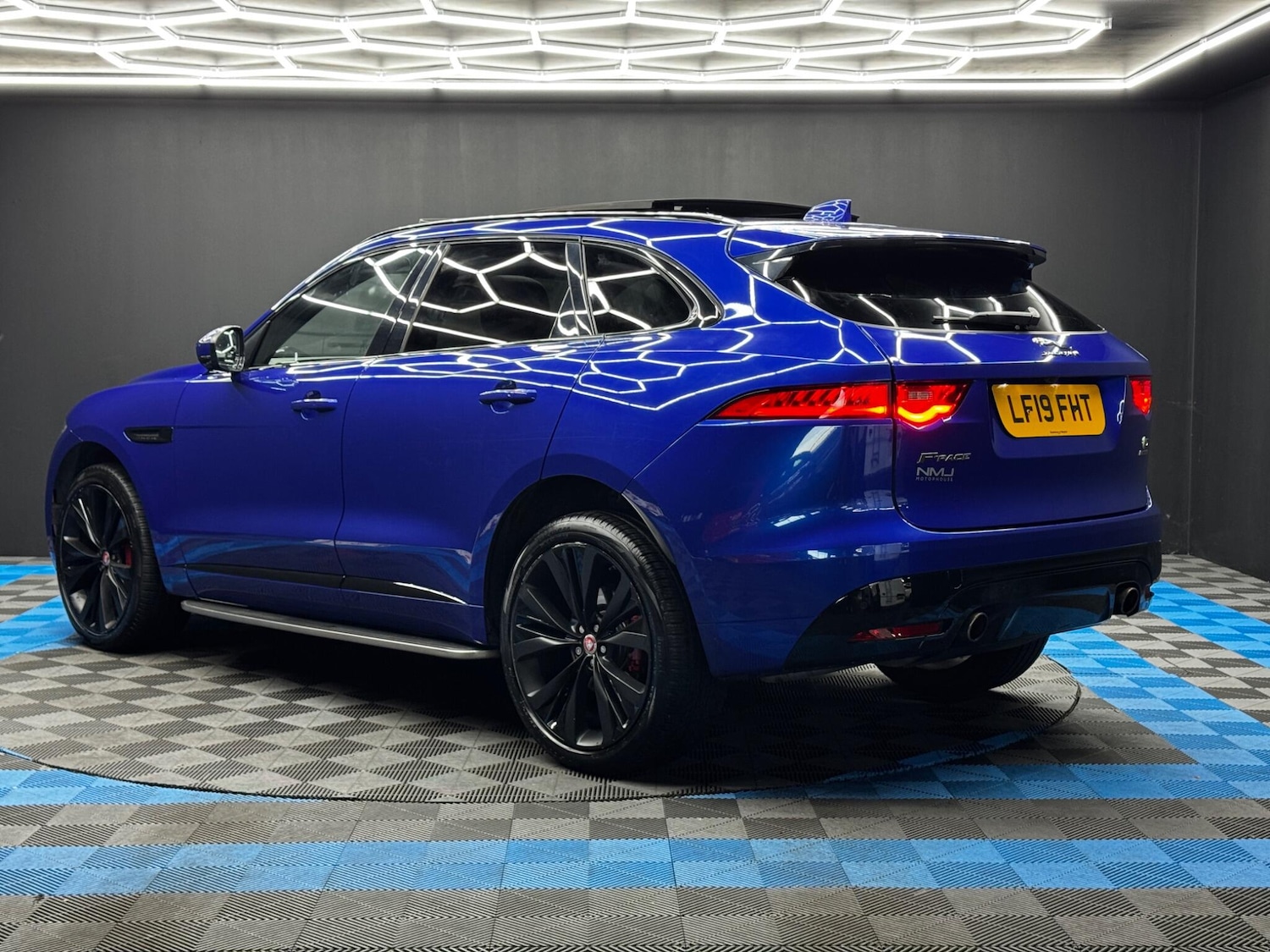 Used Jaguar F-Pace 2019 for sale - 76689135: Photo 7