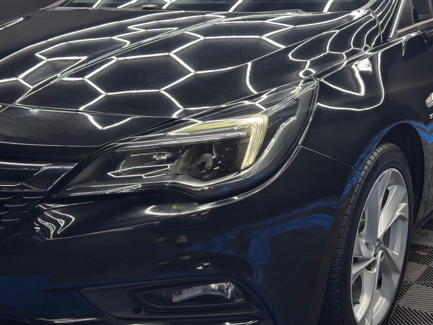 Used Vauxhall Astra 2017 for sale - 76349370: Photo 41