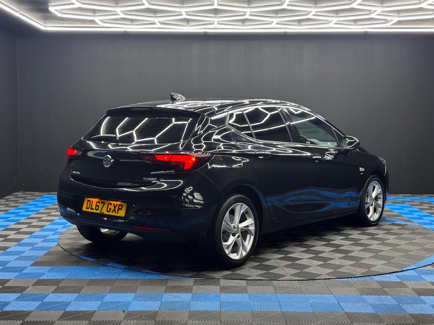 Used Vauxhall Astra 2017 for sale - 76349370: Photo 5