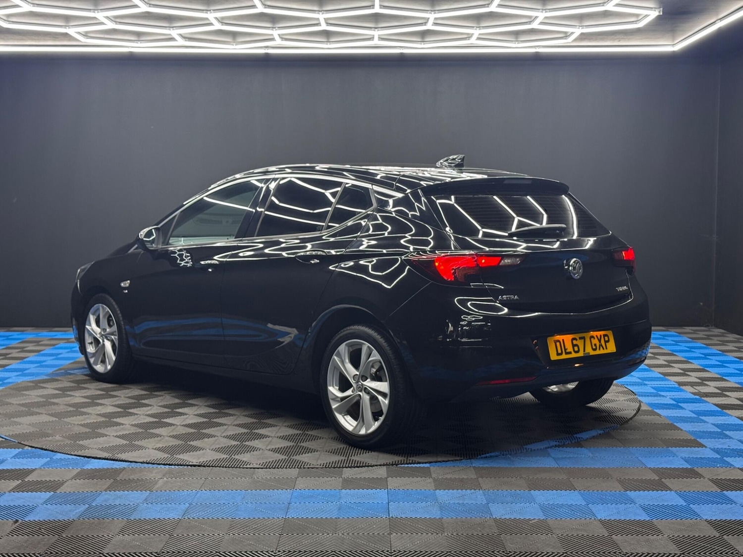 Used Vauxhall Astra 2017 for sale - 76349370: Photo 7