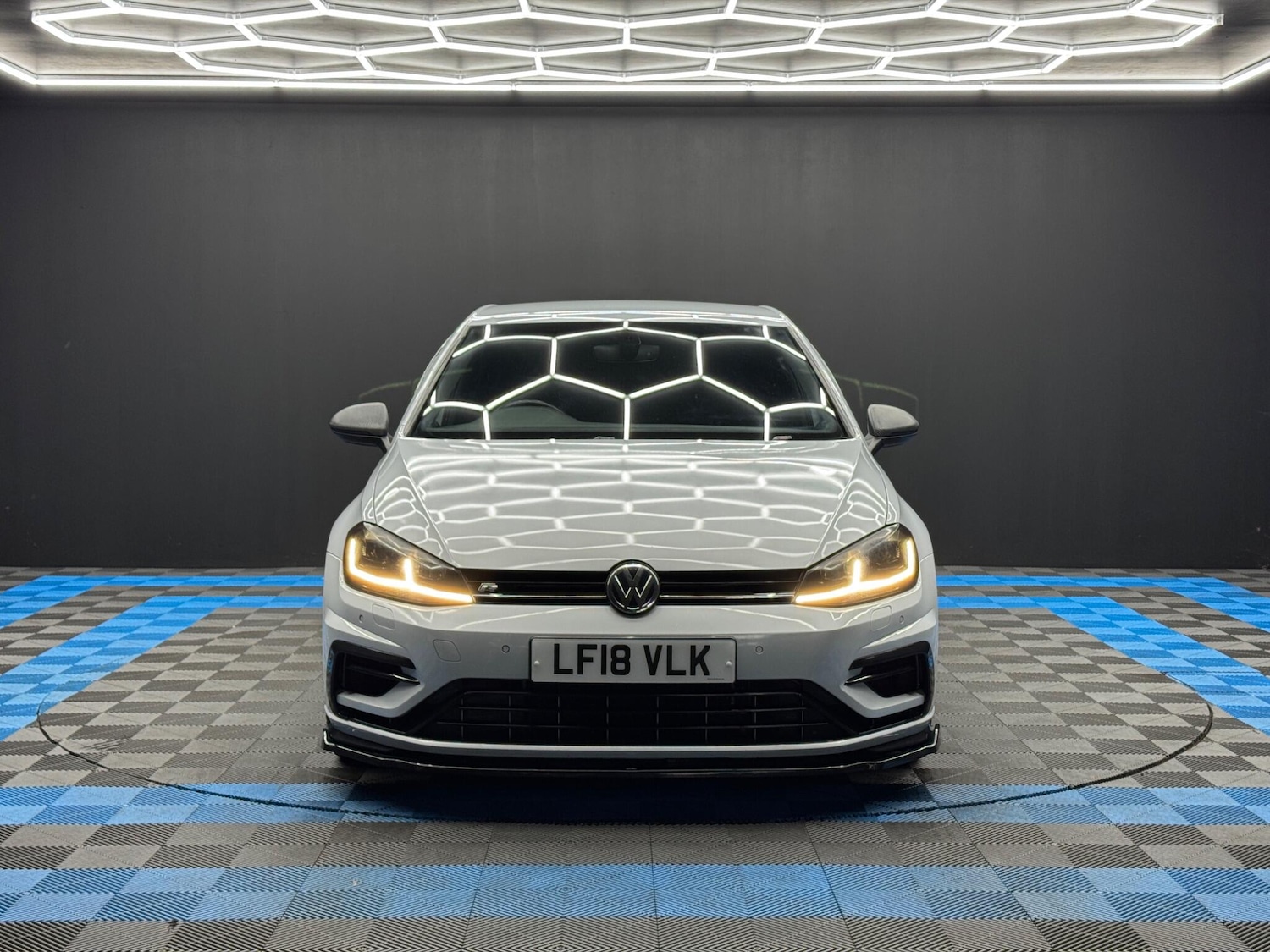 Used Volkswagen Golf 2018 for sale - 77229495: Photo 2