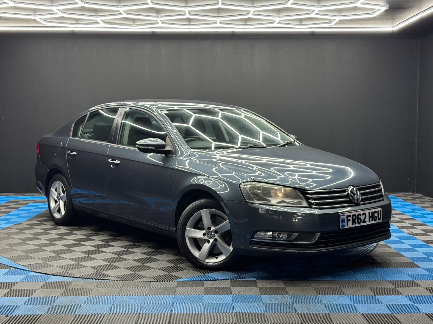 Used Volkswagen Passat 2013 for sale - 77278860: Photo 1