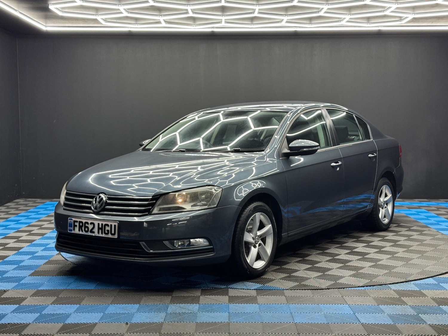 Used Volkswagen Passat 2013 for sale - 77278860: Photo 3