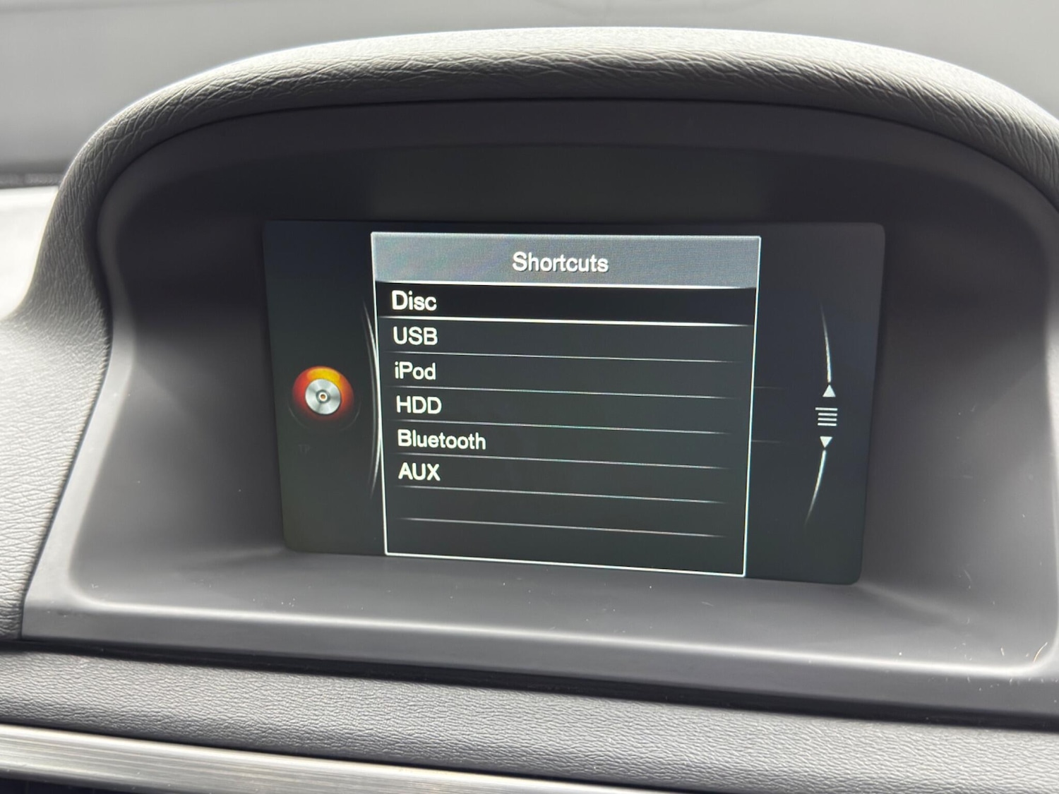 Used Volvo V70 2015 for sale - 78073040: Photo 28