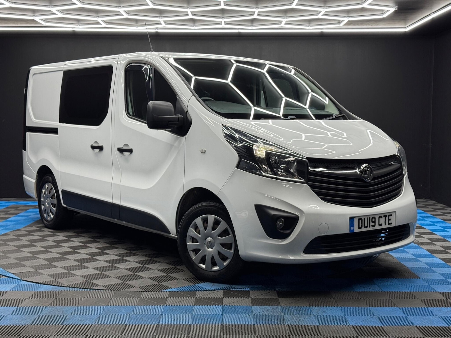 Used Vauxhall Vivaro 2019 for sale - 77279382: Photo 1