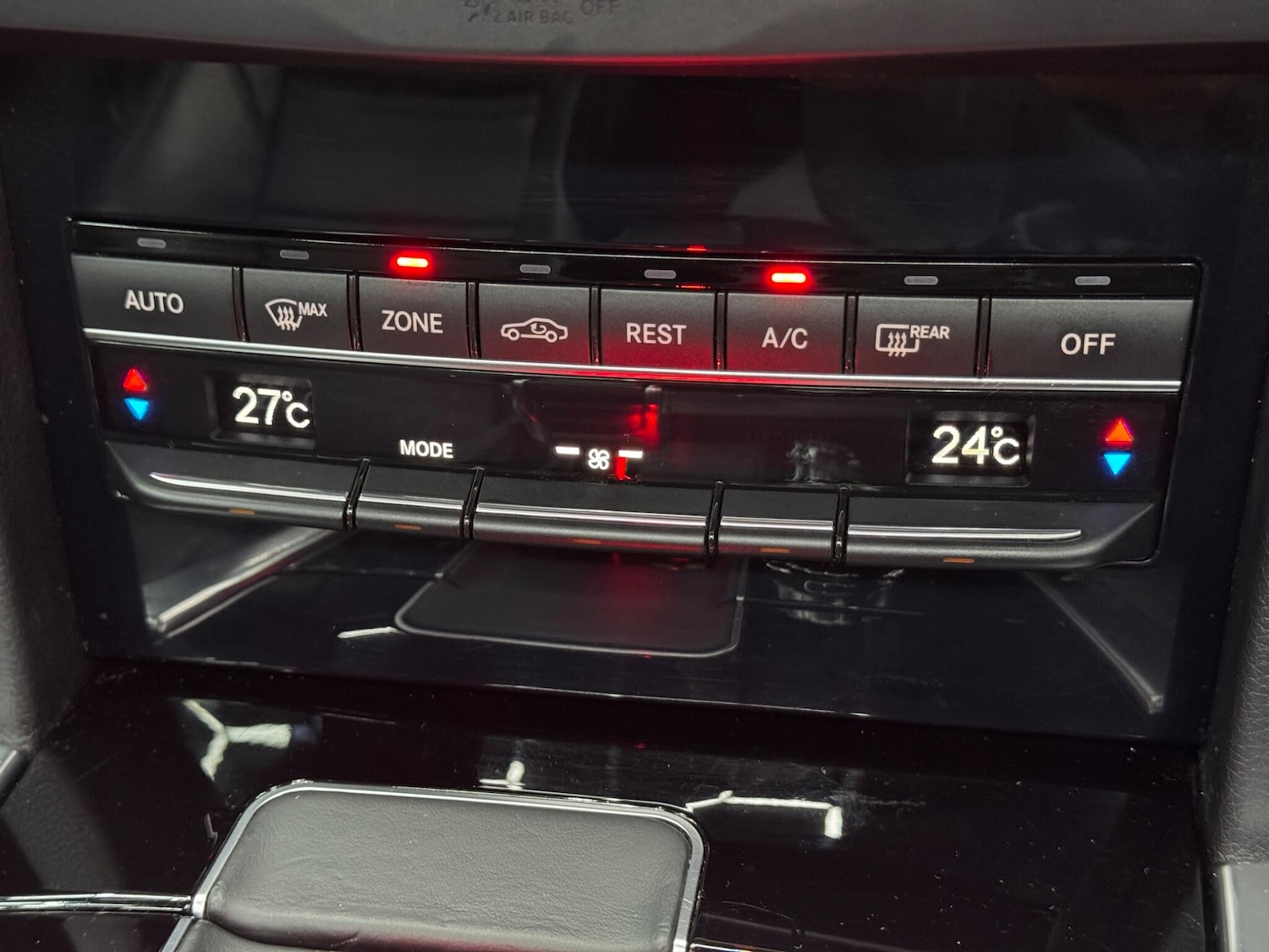 Used Mercedes-Benz E Class 2014 for sale - 77279378: Photo 28