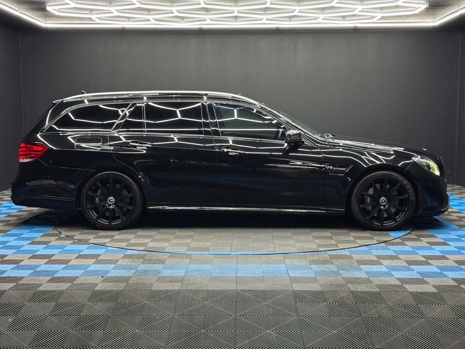 Used Mercedes-Benz E Class 2014 for sale - 77279378: Photo 4