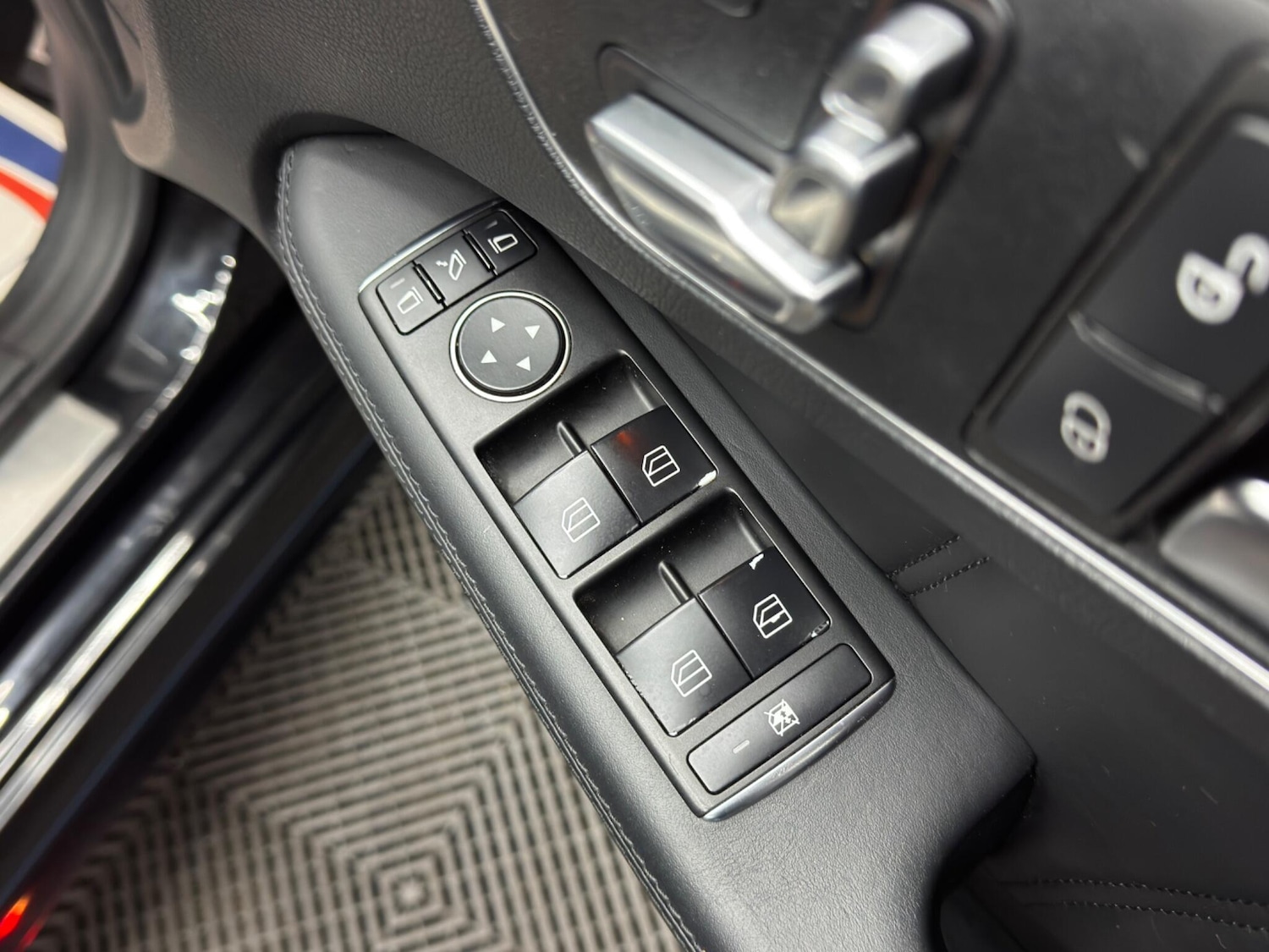 Used Mercedes-Benz E Class 2014 for sale - 77279378: Photo 41