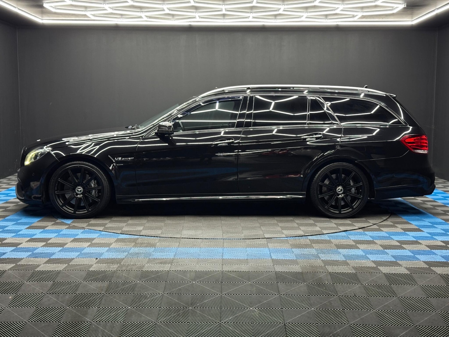 Used Mercedes-Benz E Class 2014 for sale - 77279378: Photo 8