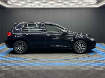 Used Volkswagen Golf 2018 for sale - 74787641: Photo