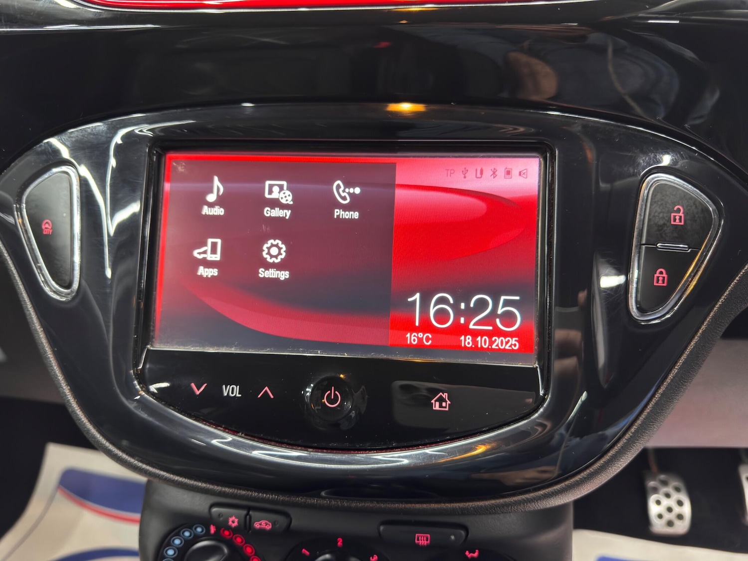Used Vauxhall Corsa 2015 for sale - 76361465: Photo 28