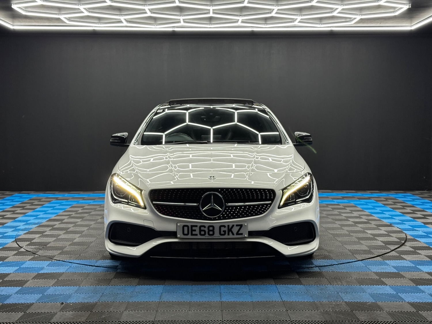 Used Mercedes-Benz CLA 2018 for sale - 76688539: Photo 2