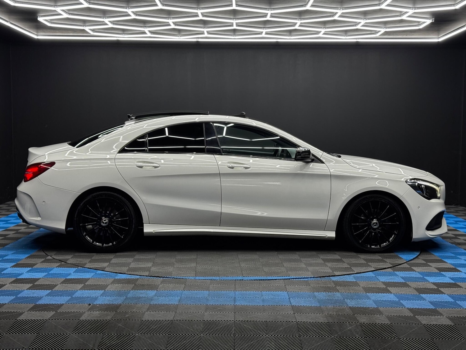 Used Mercedes-Benz CLA 2018 for sale - 76688539: Photo 4