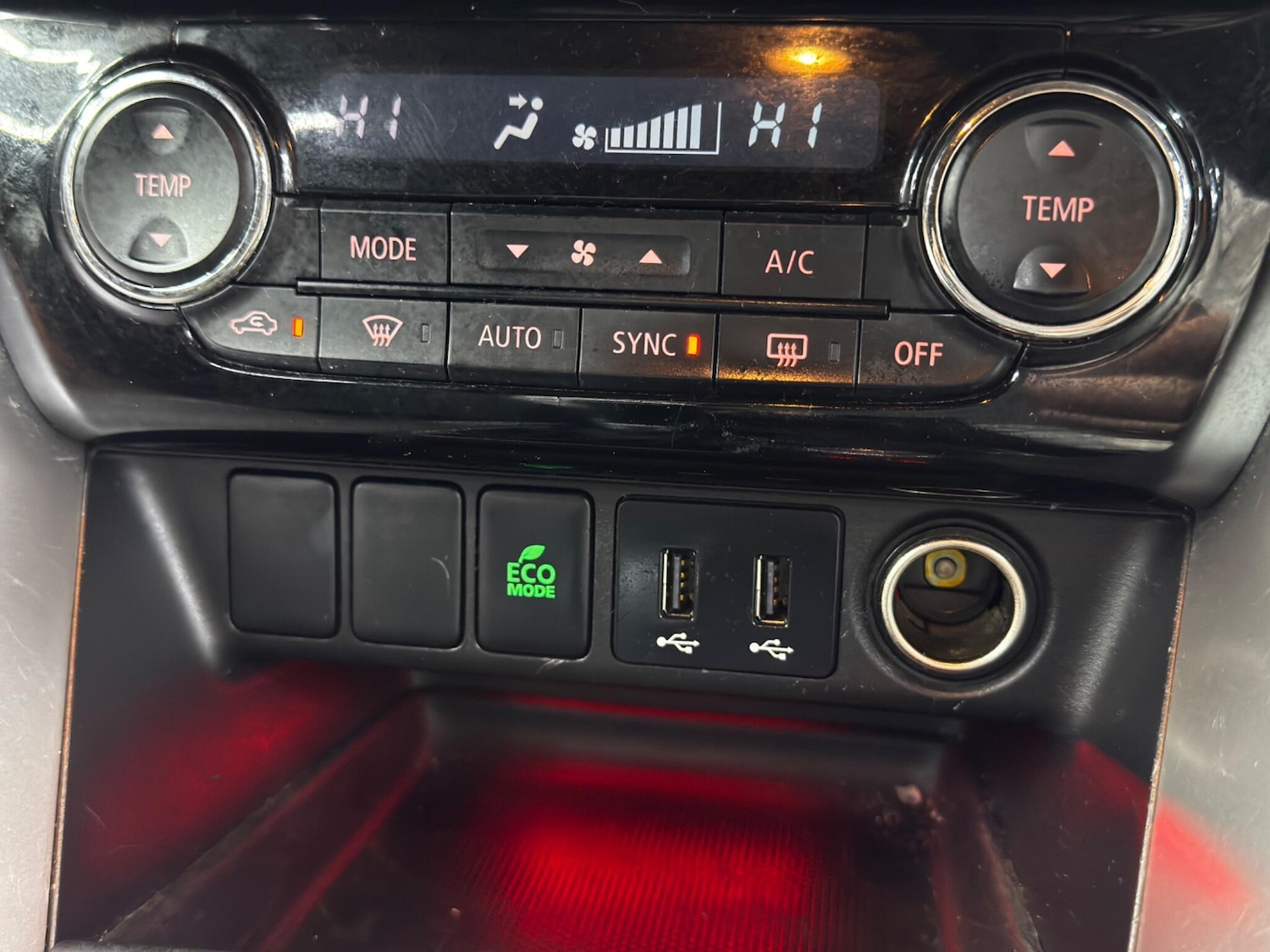 Used Mitsubishi Eclipse Cross 2018 for sale - 76666637: Photo 29