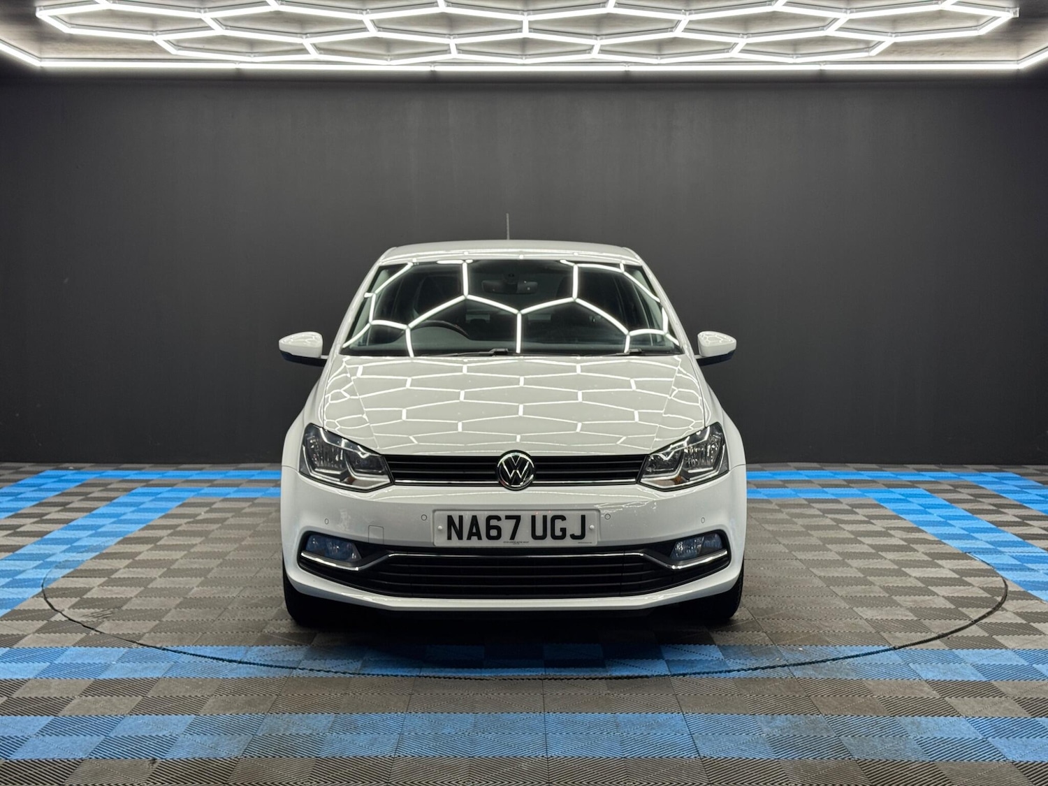 Used Volkswagen Polo 2017 for sale - 77425447: Photo 2