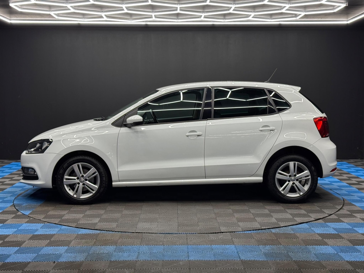 Used Volkswagen Polo 2017 for sale - 77425447: Photo 8