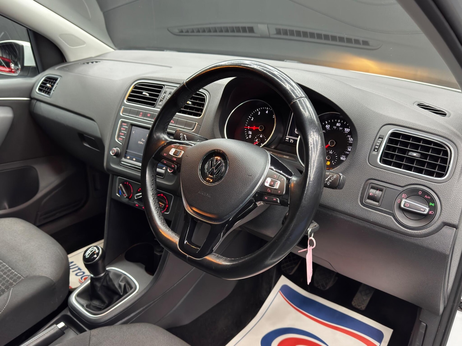 Used Volkswagen Polo 2017 for sale - 77425447: Photo 9