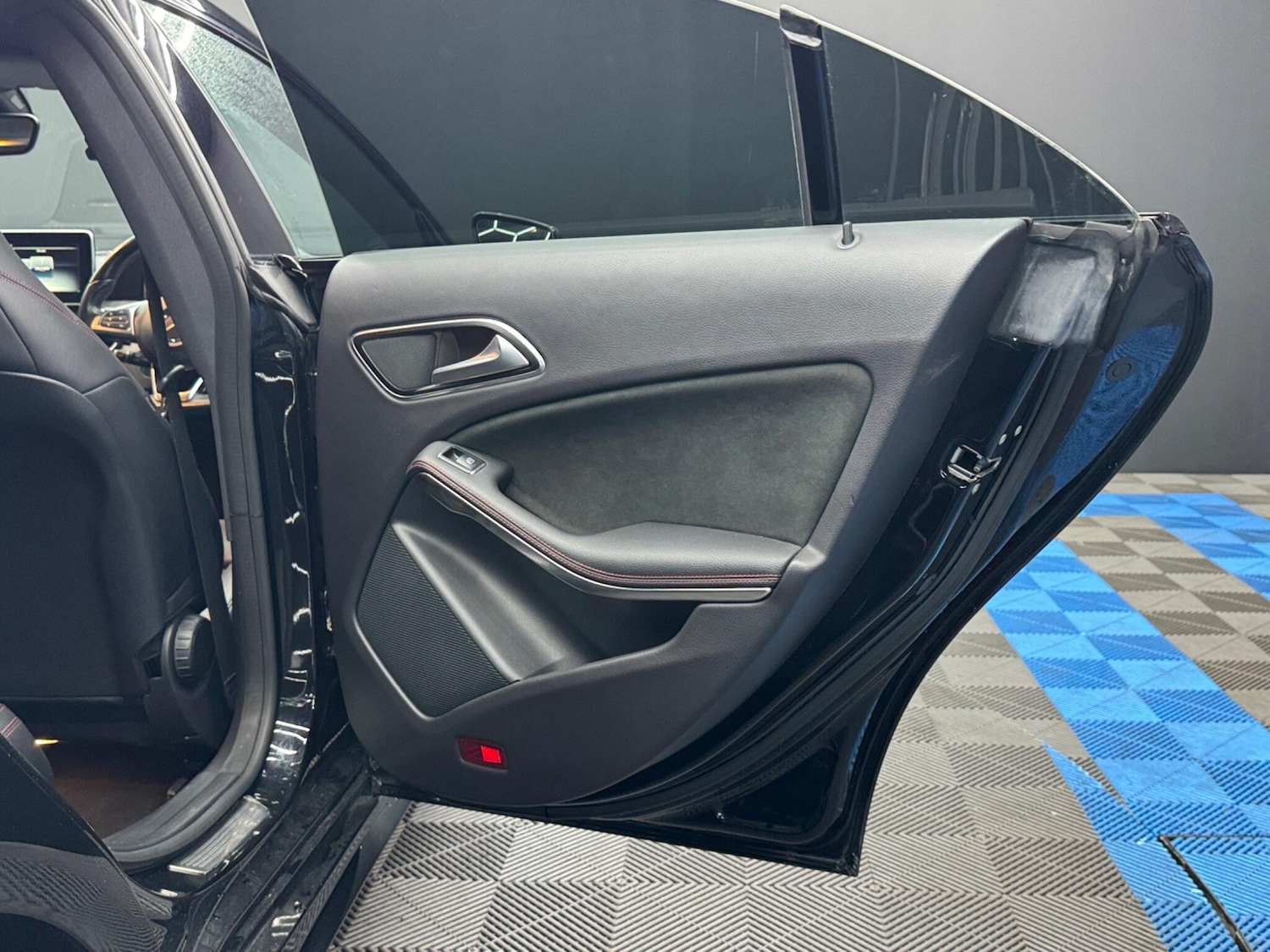 Used Mercedes-Benz CLA 2017 for sale - 76753368: Photo 37