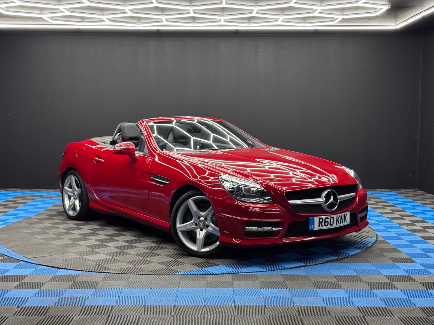 Used Mercedes-Benz SLK 2011 for sale - 76137653: Photo 1