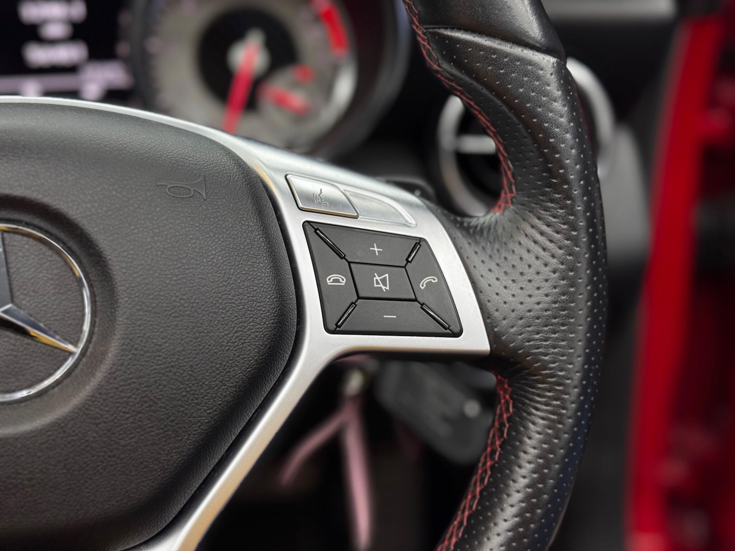 Used Mercedes-Benz SLK 2011 for sale - 76137653: Photo 19