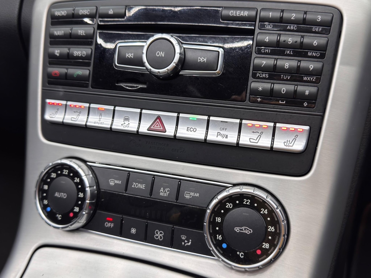 Used Mercedes-Benz SLK 2011 for sale - 76137653: Photo 25