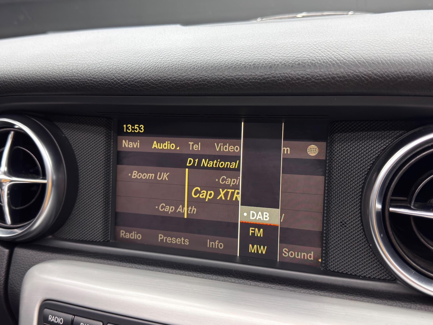 Used Mercedes-Benz SLK 2011 for sale - 76137653: Photo 27