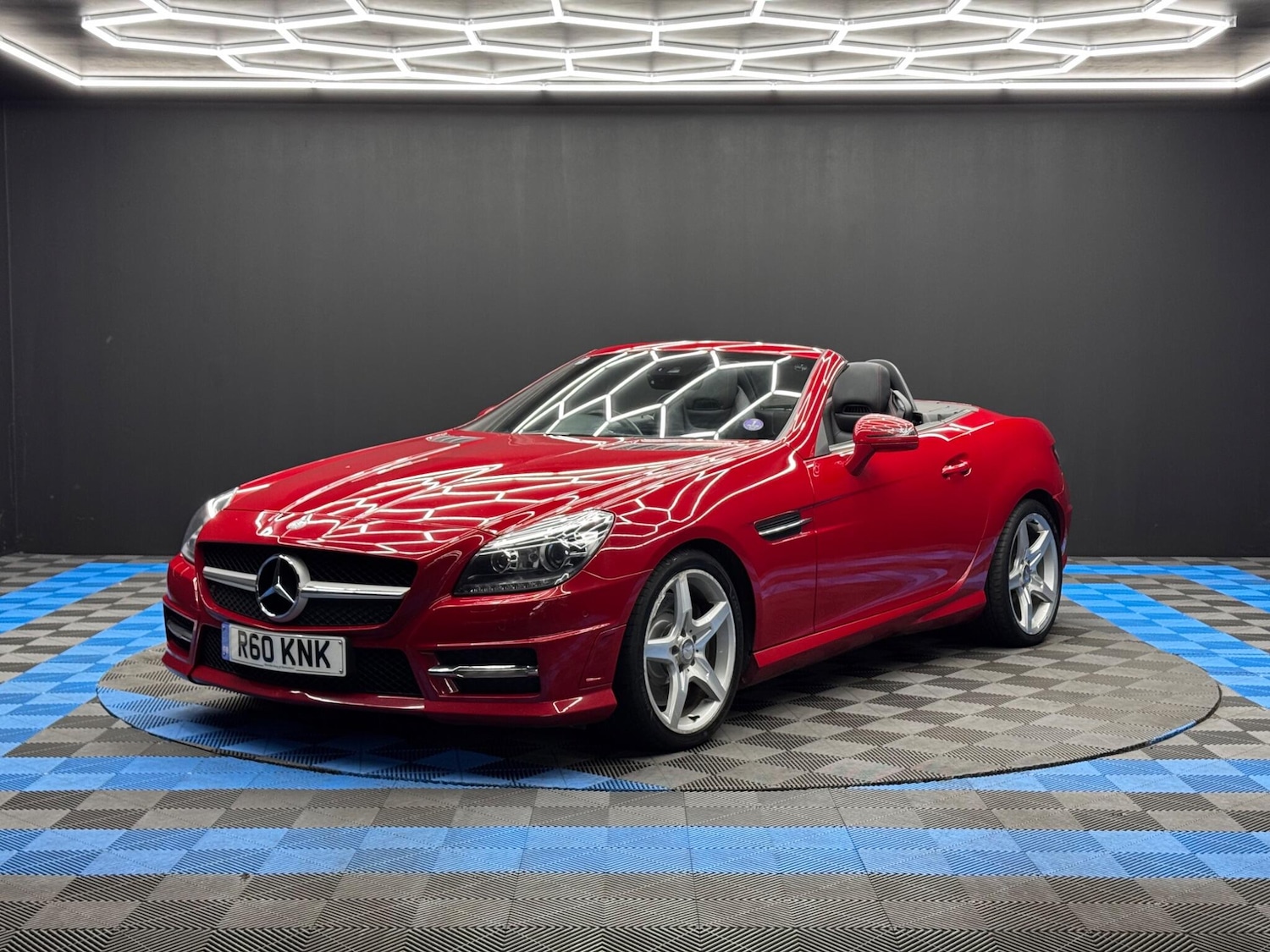 Used Mercedes-Benz SLK 2011 for sale - 76137653: Photo 3
