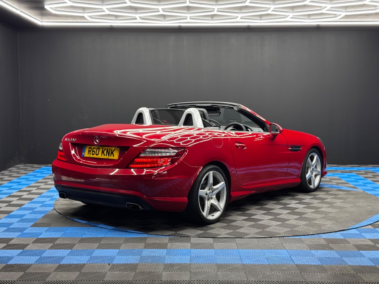 Used Mercedes-Benz SLK 2011 for sale - 76137653: Photo 5