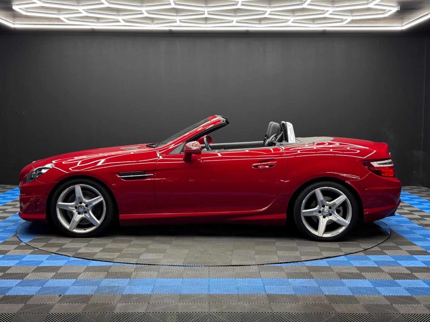 Used Mercedes-Benz SLK 2011 for sale - 76137653: Photo 8