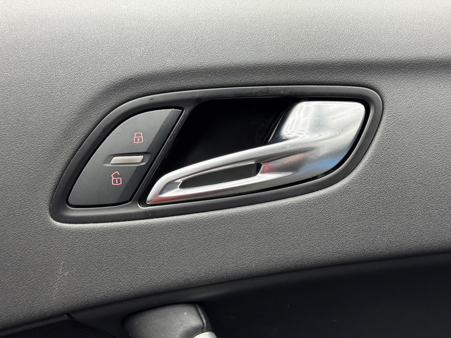 Used Jaguar F-Type 2014 for sale - 77892435: Photo 36