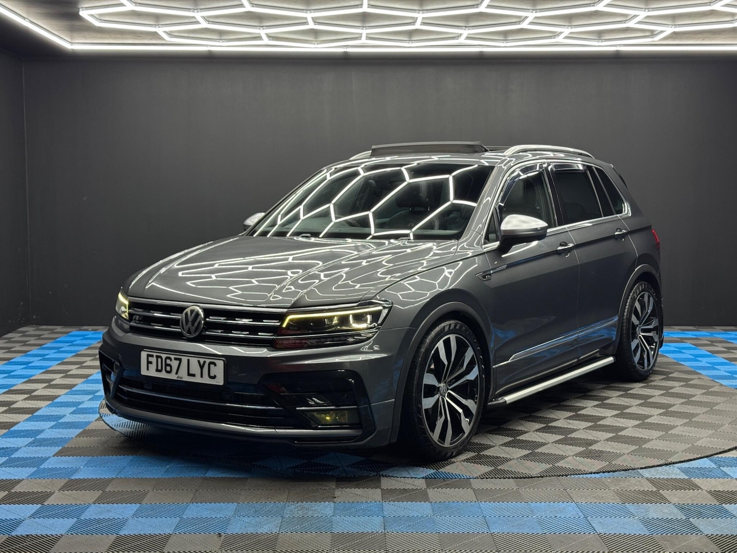 Used Volkswagen Tiguan for sale - 77510407: Photo 3