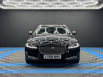 Used Jaguar XF 2018 for sale - 75953884: Photo