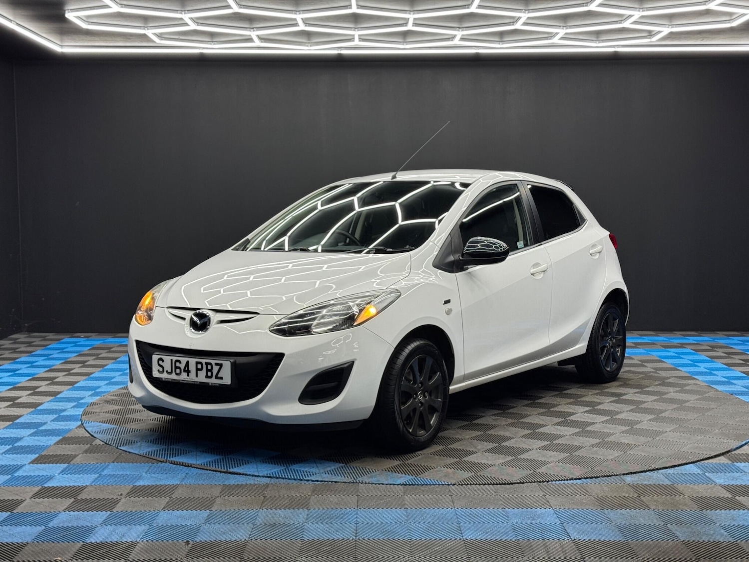 Used Mazda Mazda2 2014 for sale - 77958169: Photo 3