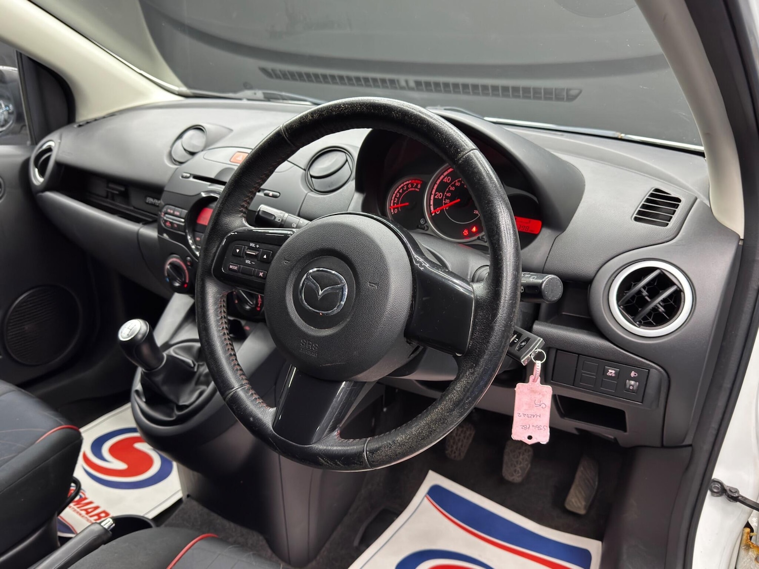 Used Mazda Mazda2 2014 for sale - 77958169: Photo 9