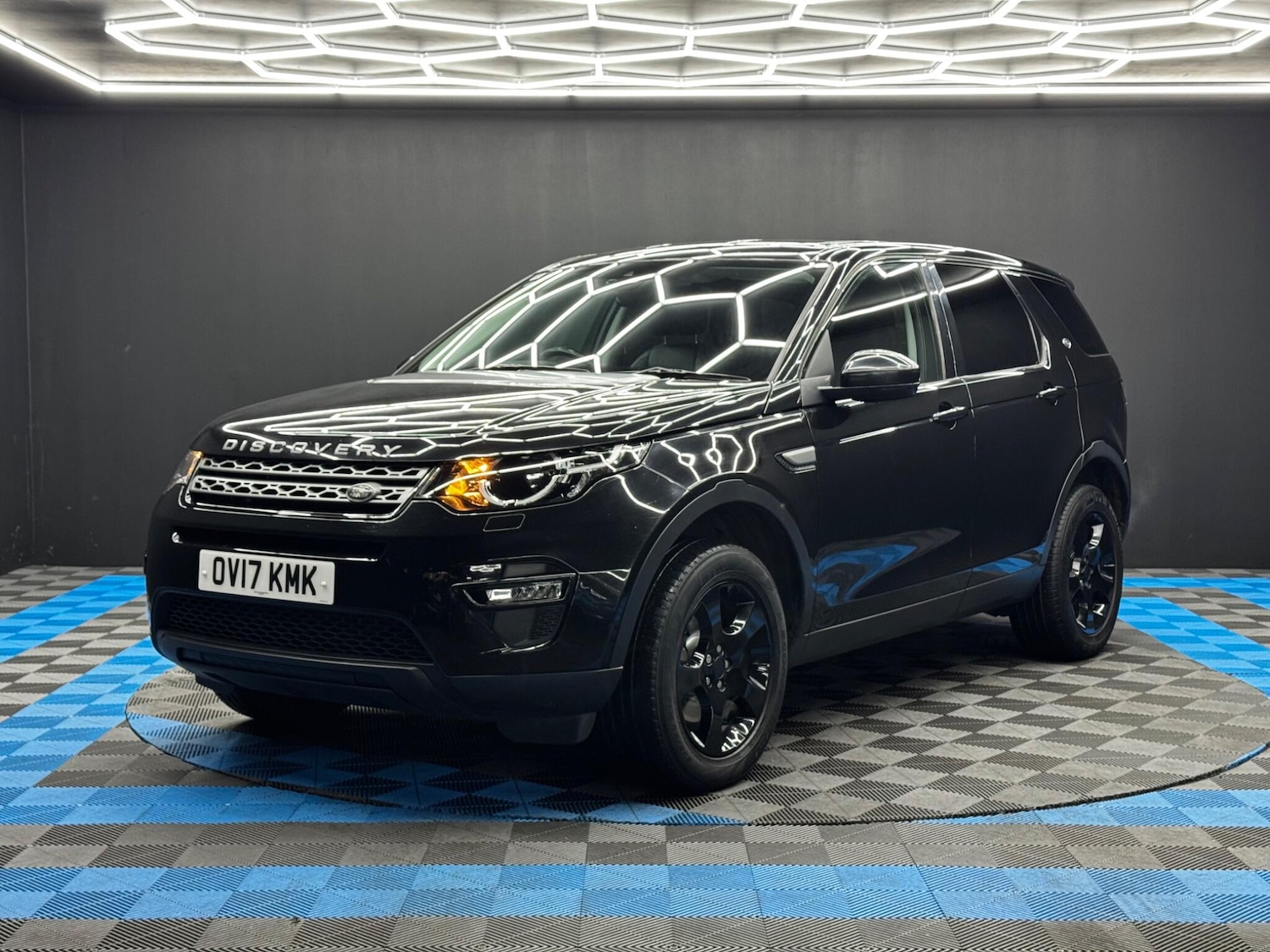Used Land Rover Discovery Sport 2017 for sale - 76485292: Photo 3