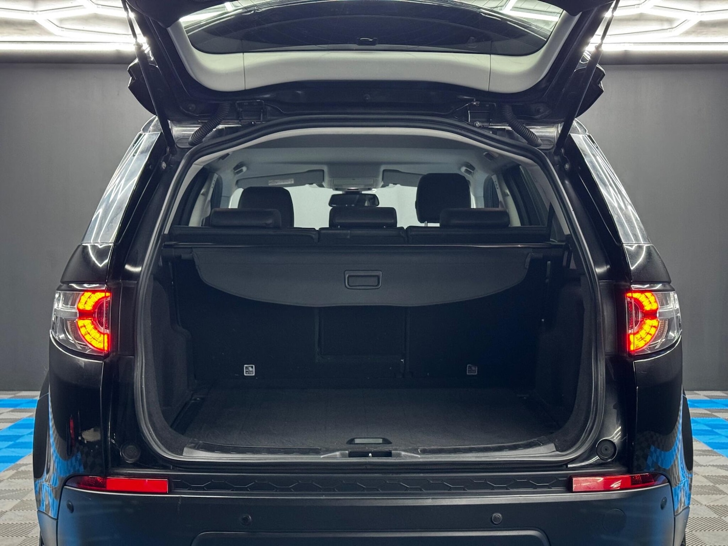 Used Land Rover Discovery Sport 2017 for sale - 76485292: Photo 33