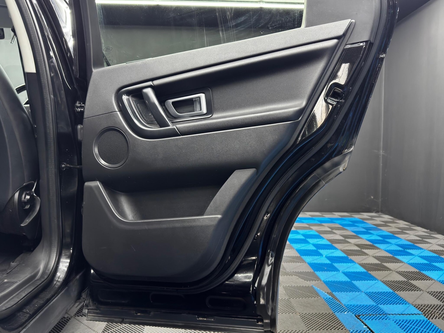 Used Land Rover Discovery Sport 2017 for sale - 76485292: Photo 36