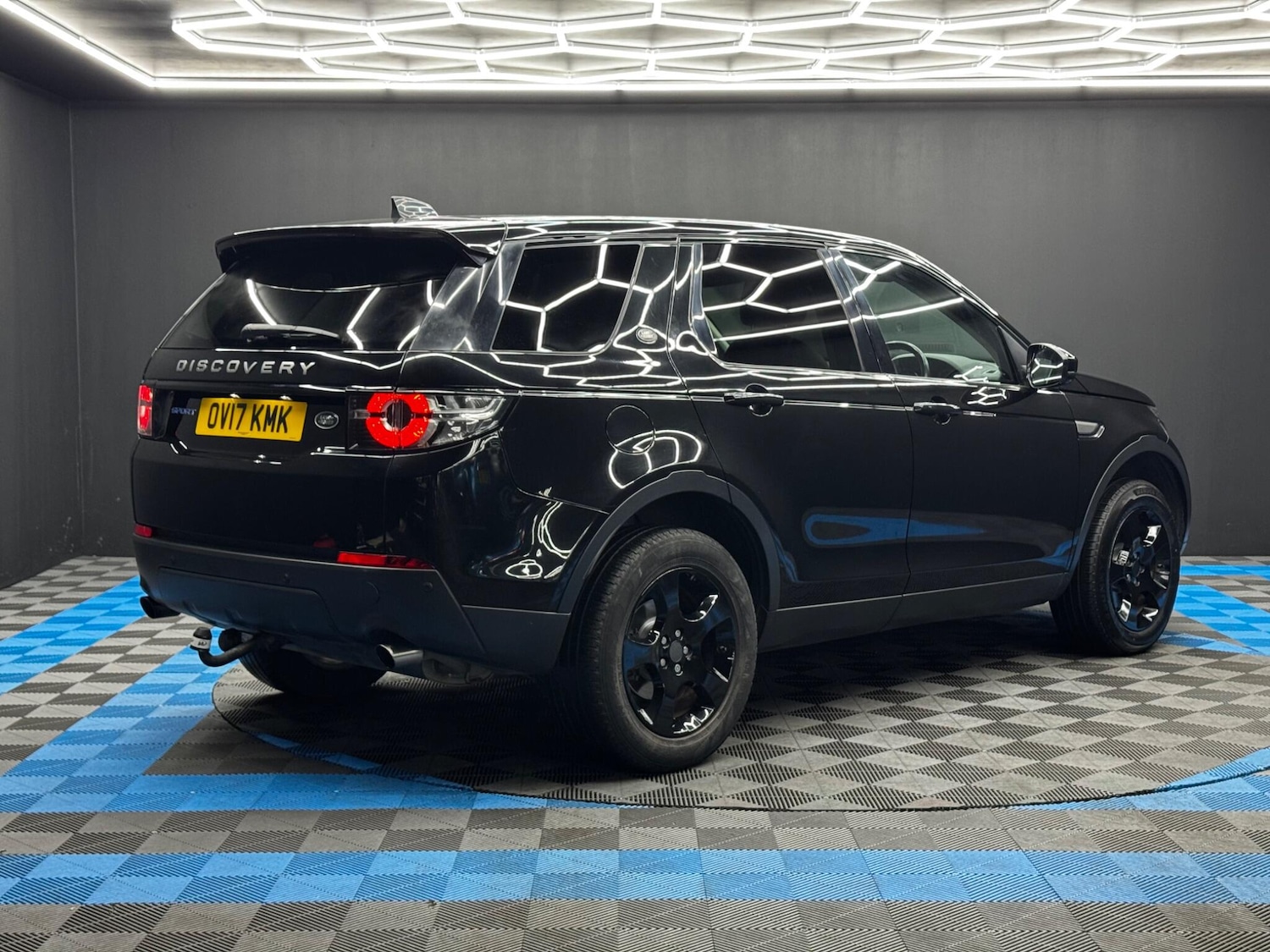 Used Land Rover Discovery Sport 2017 for sale - 76485292: Photo 5