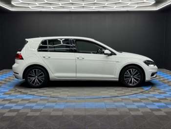 Used Volkswagen Golf 2018 for sale - 74611344: Photo