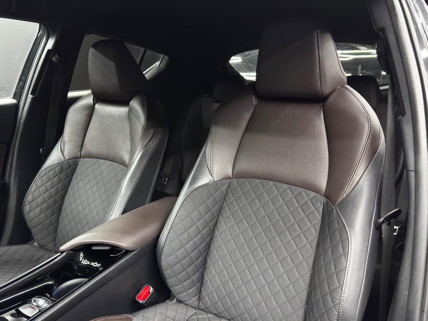 Used Toyota C-HR 2017 for sale - 76473708: Photo 14