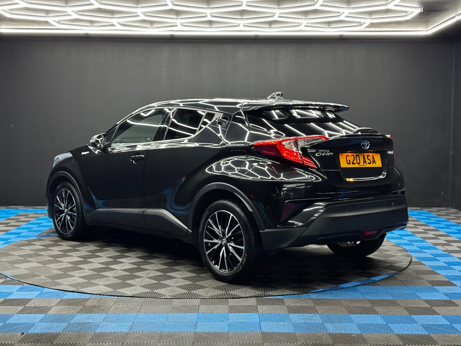 Used Toyota C-HR 2017 for sale - 76473708: Photo 7