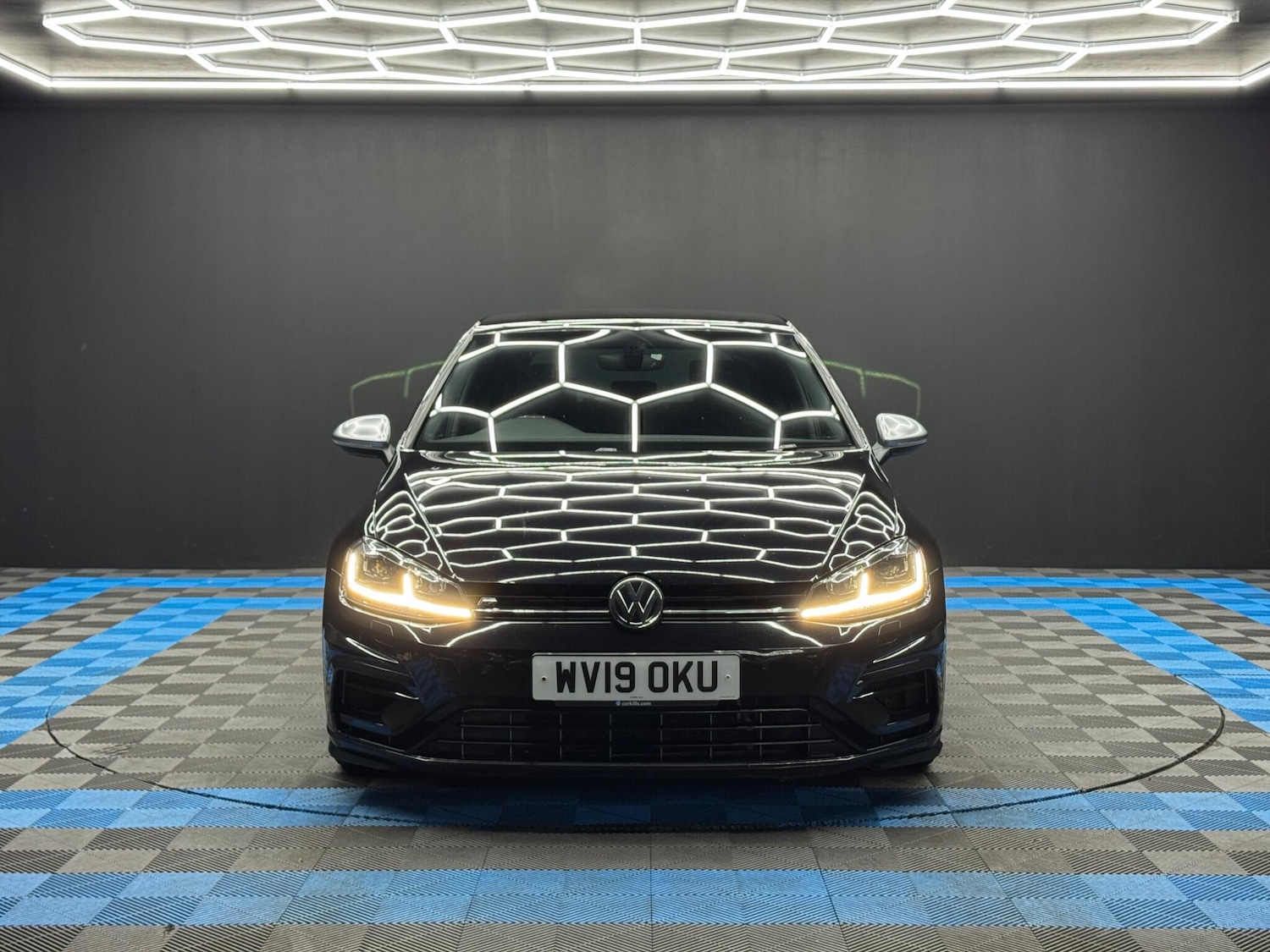 Used Volkswagen Golf 2019 for sale - 76989606: Photo 2