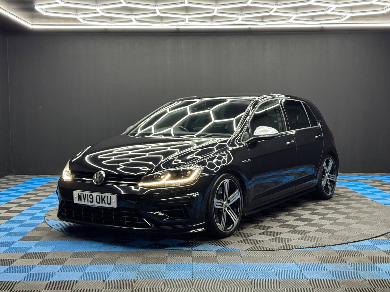Used Volkswagen Golf 2019 for sale - 76989606: Photo 3
