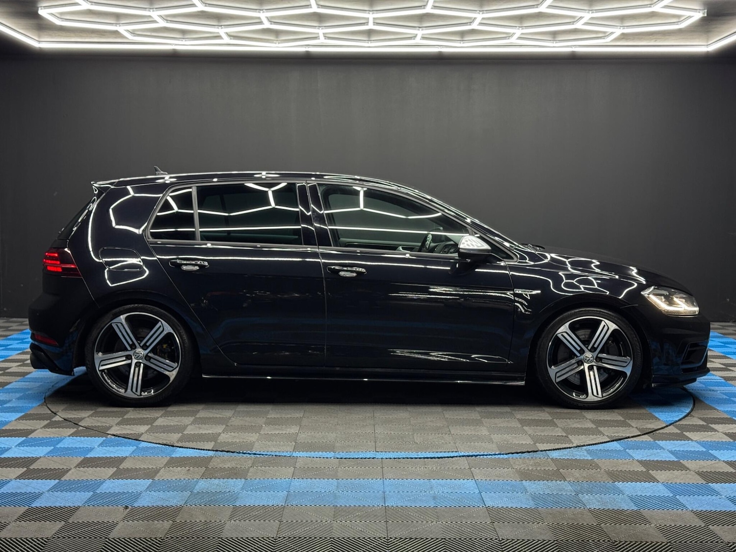 Used Volkswagen Golf 2019 for sale - 76989606: Photo 4